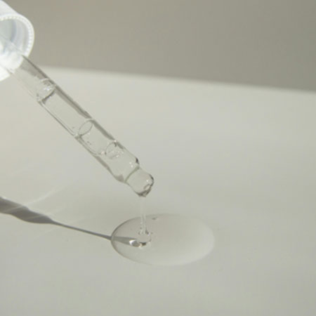 Panthenol – feuchtigkeitsspendender Wirkstoff für regenerierende und beruhigende Hautpflege.